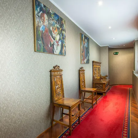 Regina 4*