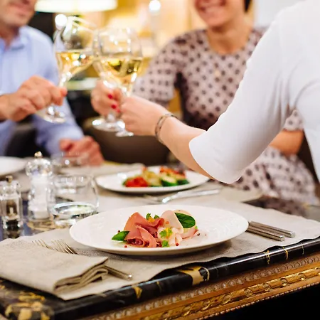 The Westin Palace, Hotel 5*