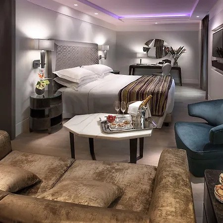 Cavour 4*
