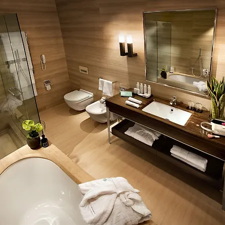 Cavour 4* Milan