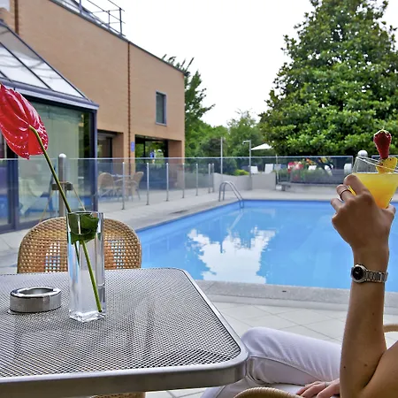 Novotel Linate Aeroporto Otel 4*