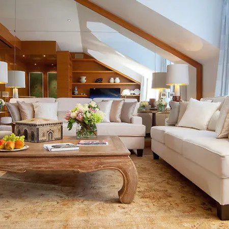 Four Seasons Hotel 5*