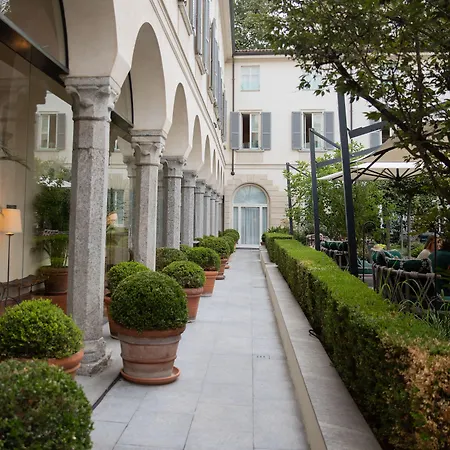 Hotel Four Seasons 5*