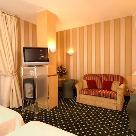 Hotel Antares Rubens