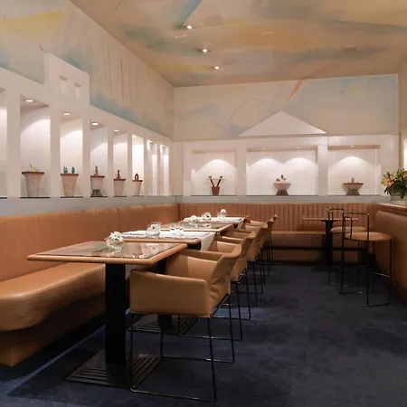 斯帕达里大教堂酒店 4*