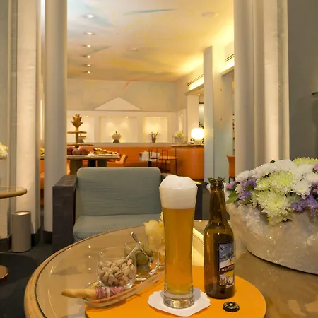 斯帕达里大教堂酒店