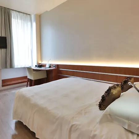 Western Madison מילאנו