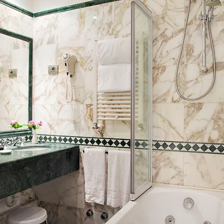 Sina De La Hotell 4*