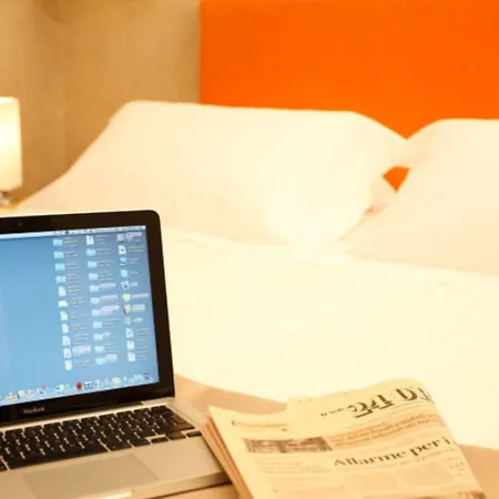 Blaise & Francis Hotel