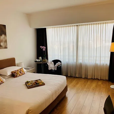 Blaise & Francis 4* Milano