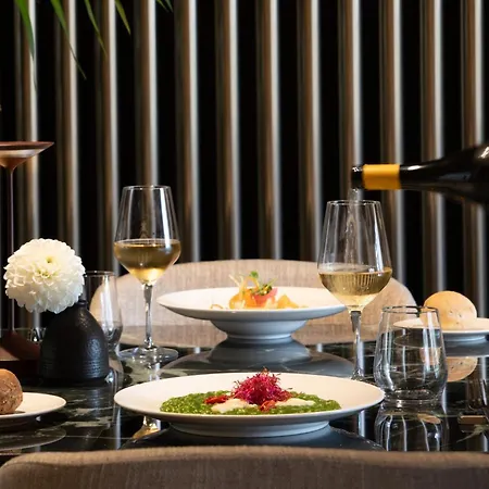 Crowne Plaza By Ihg Otel