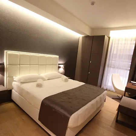 Mokinba Baviera Hotel 4*