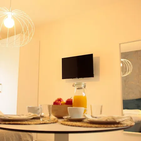 Italianway - The B Village New Milán