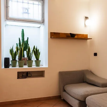 Youhosty - Secret Garden Apartament *