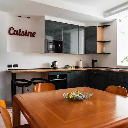 Youhosty - Secret Garden