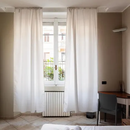 Youhosty - Secret Garden * 밀라노