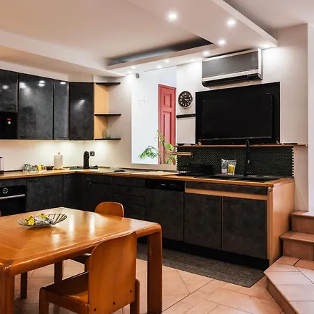 Youhosty - Secret Garden 아파트 밀라노