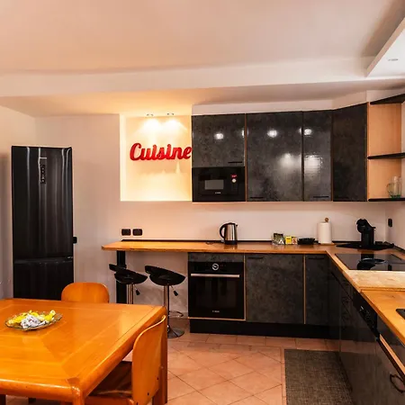 Youhosty - Secret Garden 밀라노