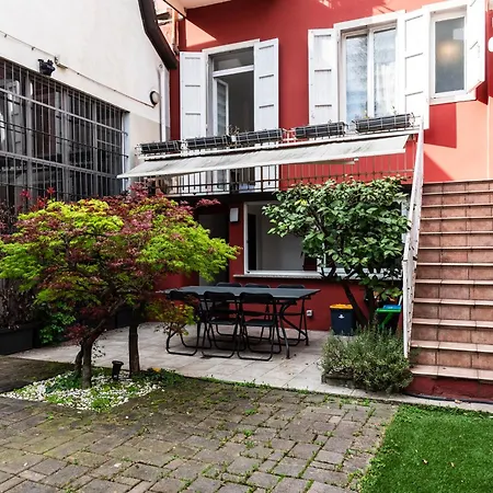 Youhosty - Secret Garden 아파트 밀라노