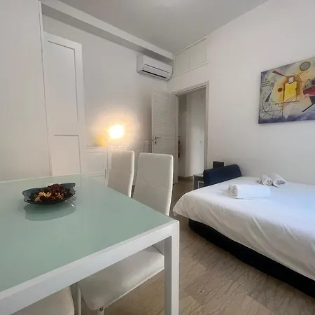 With Airco, Wifi, Near Metro Station Brenta By Kibilu Affitti Brevi ميلان
