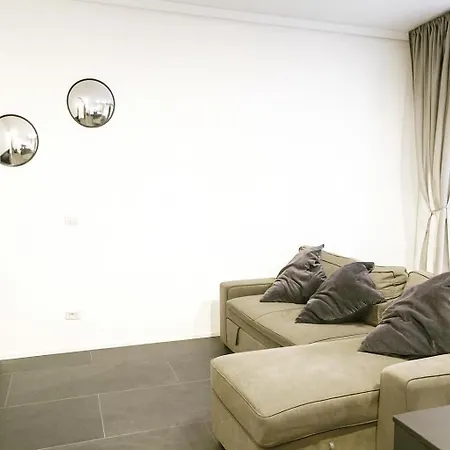 Apartman Hbhall Solari 28 *