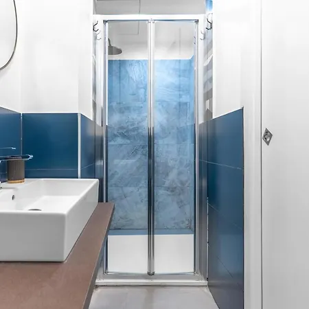 12 - 5 Min To The Train Station Vendégház