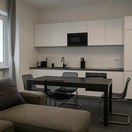 Hbhall Solari 28 * Milan