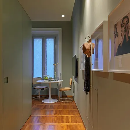 Fifty Eight Regina Margherita * Milaan