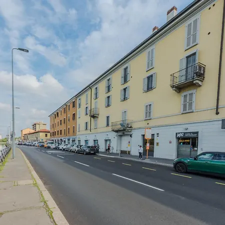Апартаменты Naviglio M4 Relax E Design *