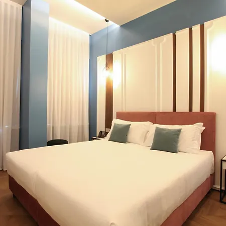 The Floor 3*