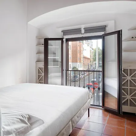 Hostmate - - Savona - Solari