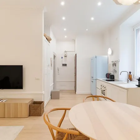 Porta Romana - Lusso E Calore In Un Bilocale Di Design *