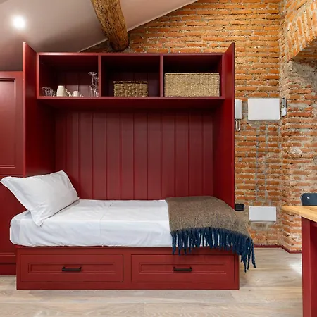 La Dolce Porta Romana Metro *