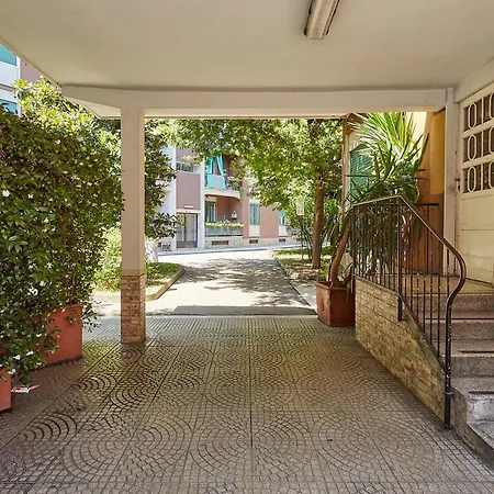 Family Friendly & Spacious W Balcony Metro Appartamento *