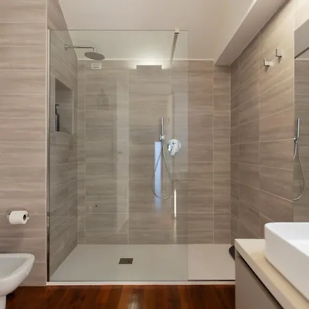 Luxury House In Pietrasanta 120 Mq 밀라노