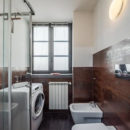 Refined Urban Living In Fondazione Prada Appartamento