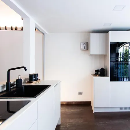 Luxury House In Pietrasanta 120 Mq 아파트