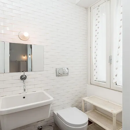 Contempora - Luminous, Quiet 1 Bedroom & 2 Baths - Sant'ambrogio Apartamento Milão