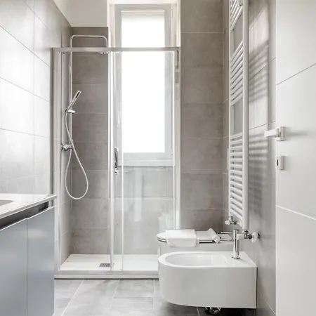 Joivy Stylish 2-bedroom Flat Near Citylife District Apartament Mediolan