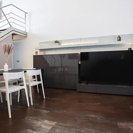 Luxury House In Pietrasanta 120 Mq * 밀라노