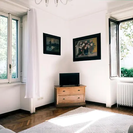 Comecasa 3 Bedrooms Near Bocconi Mediolan