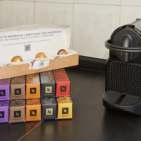 Family Friendly & Spacious W Balcony Metro Appartamento