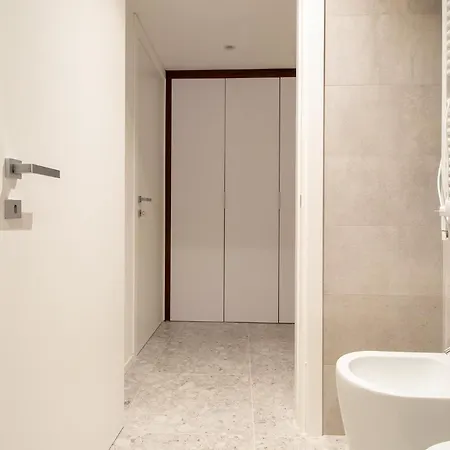 The Vertical House - Elegant Refuge On Two Floors