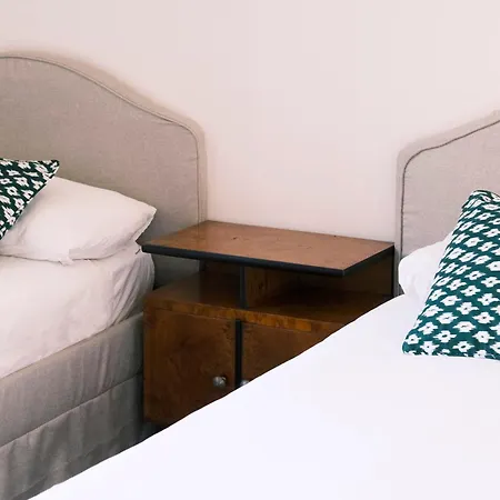 Comecasa 3 Bedrooms Near Bocconi * 밀라노