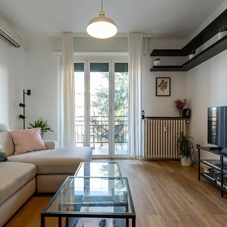 Family Friendly & Spacious W Balcony Metro * Milan