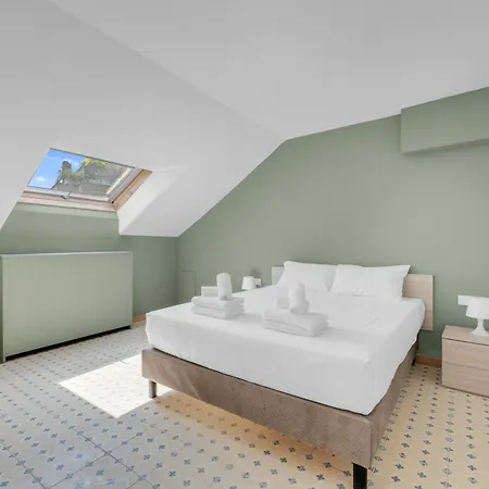 Mi Casa Fraschini アパートホテル 3*