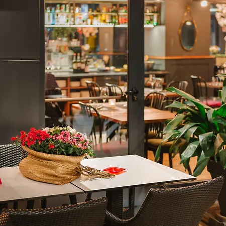 米兰温莎酒店 4*