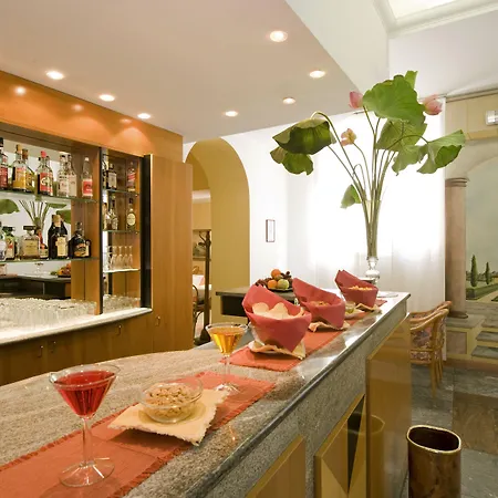 菲尼斯酒店