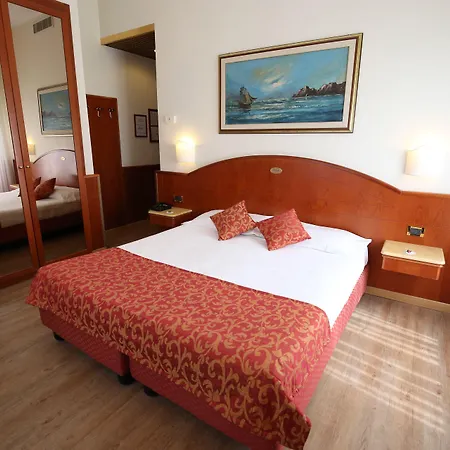 Hotell Mokinba Montebianco