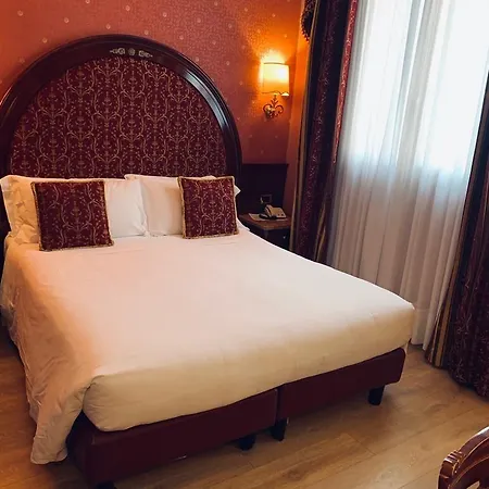 Отель Vittoria